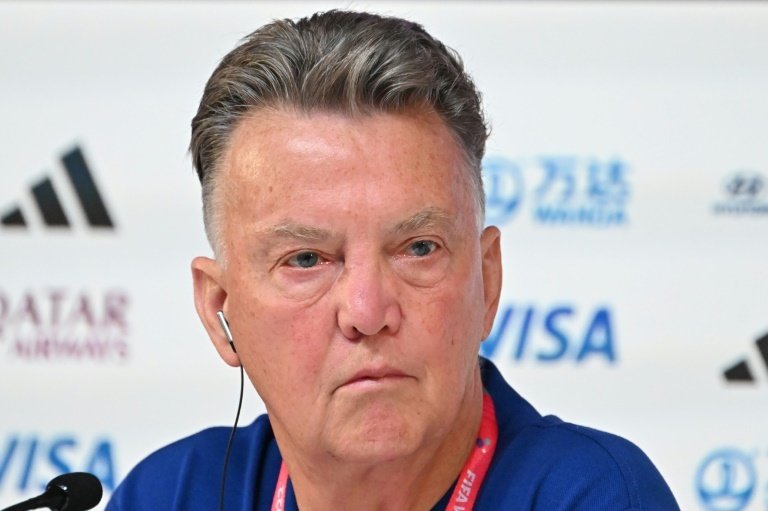 Van Gaal hits out at Dutch critics before USA World Cup match
