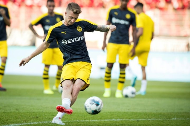 Reus believes Dortmund can beat Barca