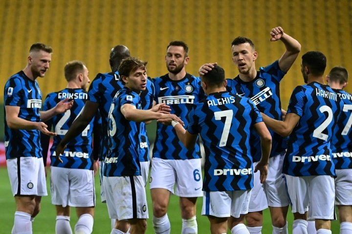 'Like a lion' Sanchez hits brace to send Inter six points clear