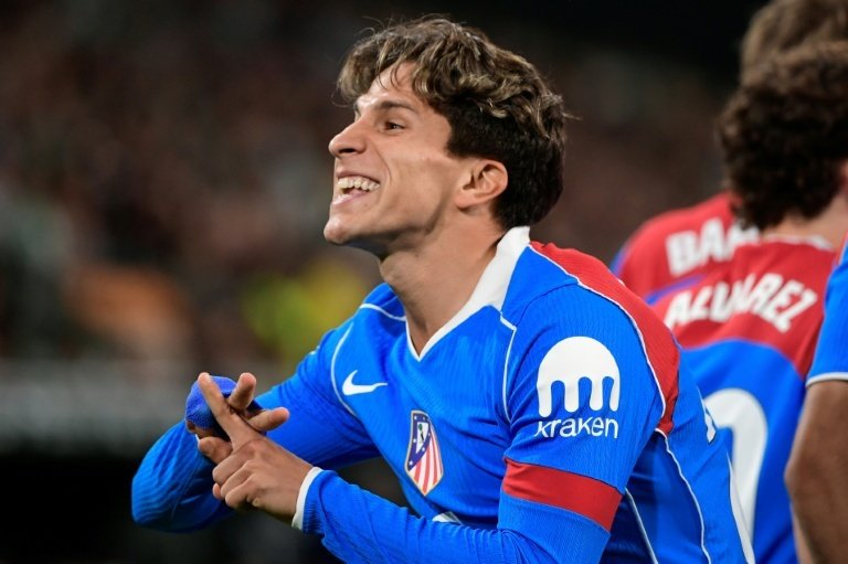 Atlético vence o Betis por 2 a 0 e reage após derrota na Champions