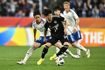 South Korea's Ulsan claimed a slender lead in their Asian Champions League semi-final with a 1-0 win over Harry Kewell's Yokohama F-Marinos in Wednesday's first leg.