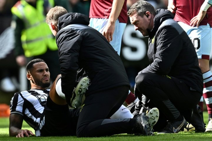 Newcastle captain Lascelles sidelined for up to nine months