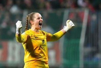 Norwegian side Brann qualified for the quarter-finals of the Women's Champions League after their 1-0 win at Slavia Prague on Thursday.
