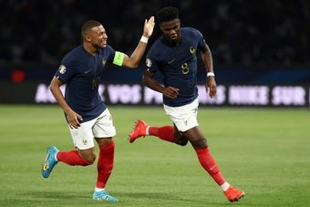 France took a huge step towards qualifying for Euro 2024 with a 2-0 victory over Ireland on Thursday, while the Netherlands and Denmark claimed big wins as they eye places at next year's finals in Germany.