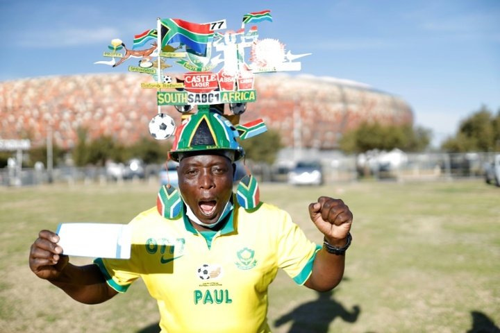 Fans return to Soweto stadium for the first time in 18 months