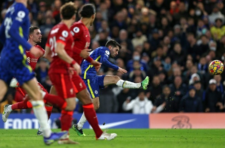 Chelsea fight back to deny Liverpool title race revival
