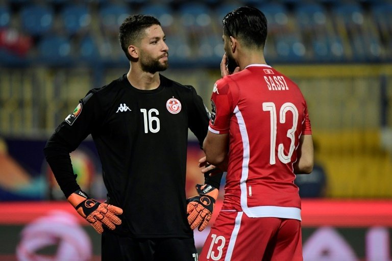 Tunisia goalkeeper sorry for stroppy reaction to shootout switch