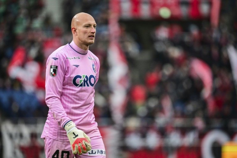 German goalkeeper finds peace, and himself, in Japan