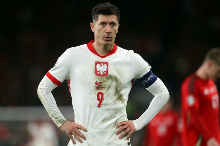 Lewandowski to boycott Poland under current coach