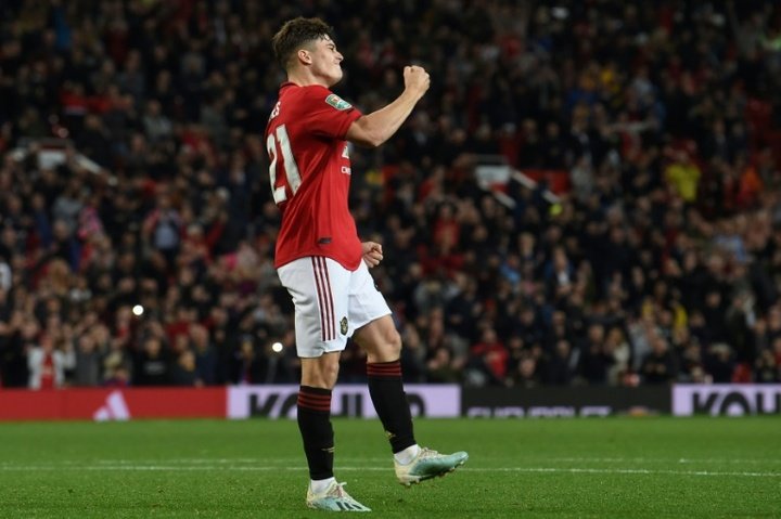 Carabao round up: Man Utd survive shoot-out, West Ham out