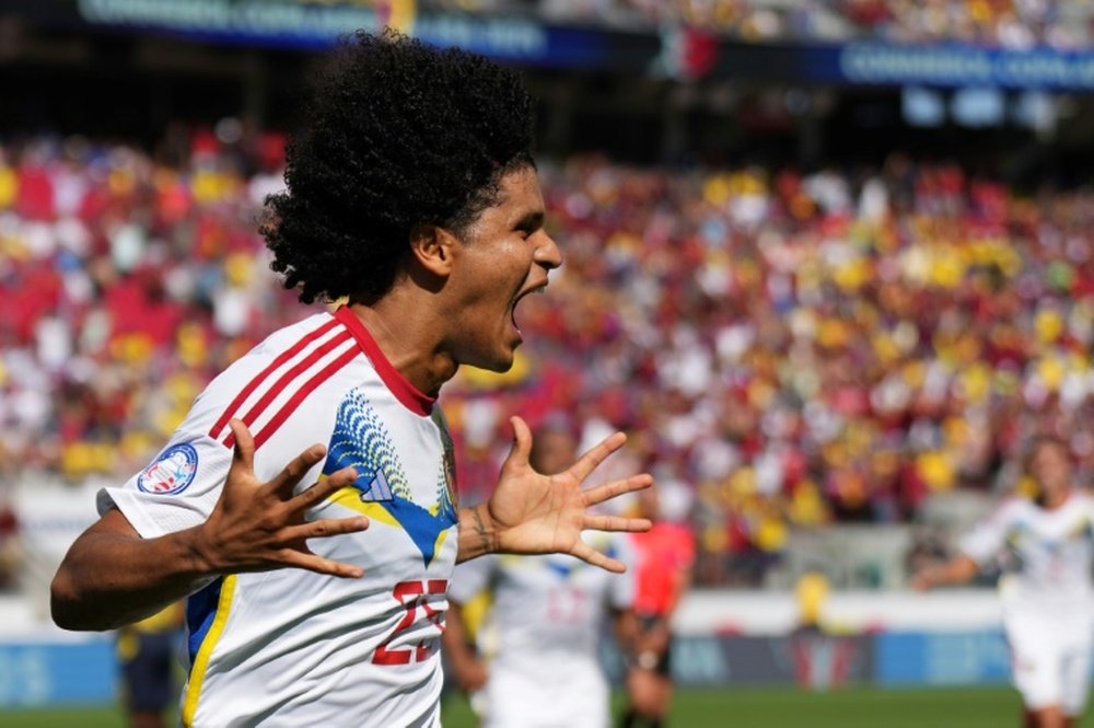 Venezuela and Mexico win their first match at the Copa America. AFP