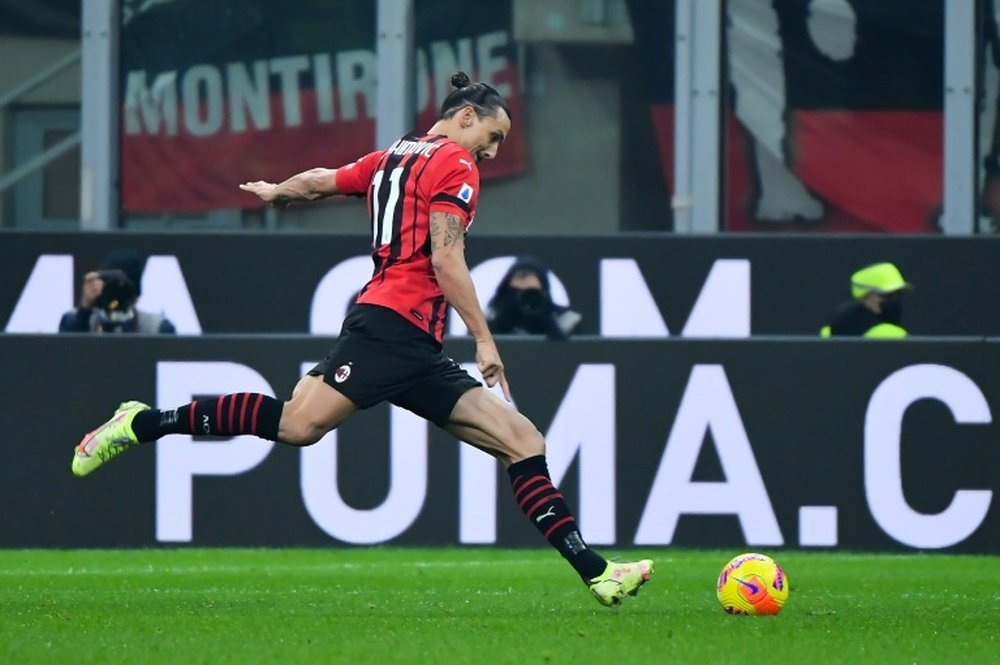 Milan derby draw allows Napoli to keep top spot.