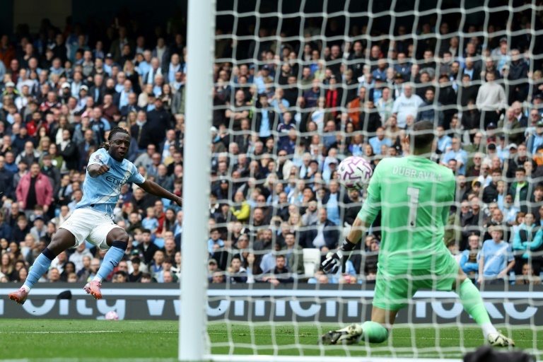 Guardiola salutes dynamic Doku as Man City run riot