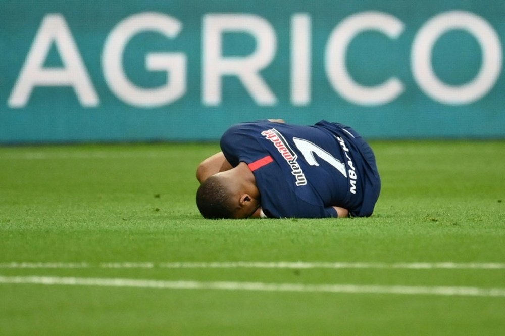 Mbappe on crutches as Champions League looms