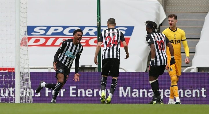 Late goal sees Tottenham held at Newcastle
