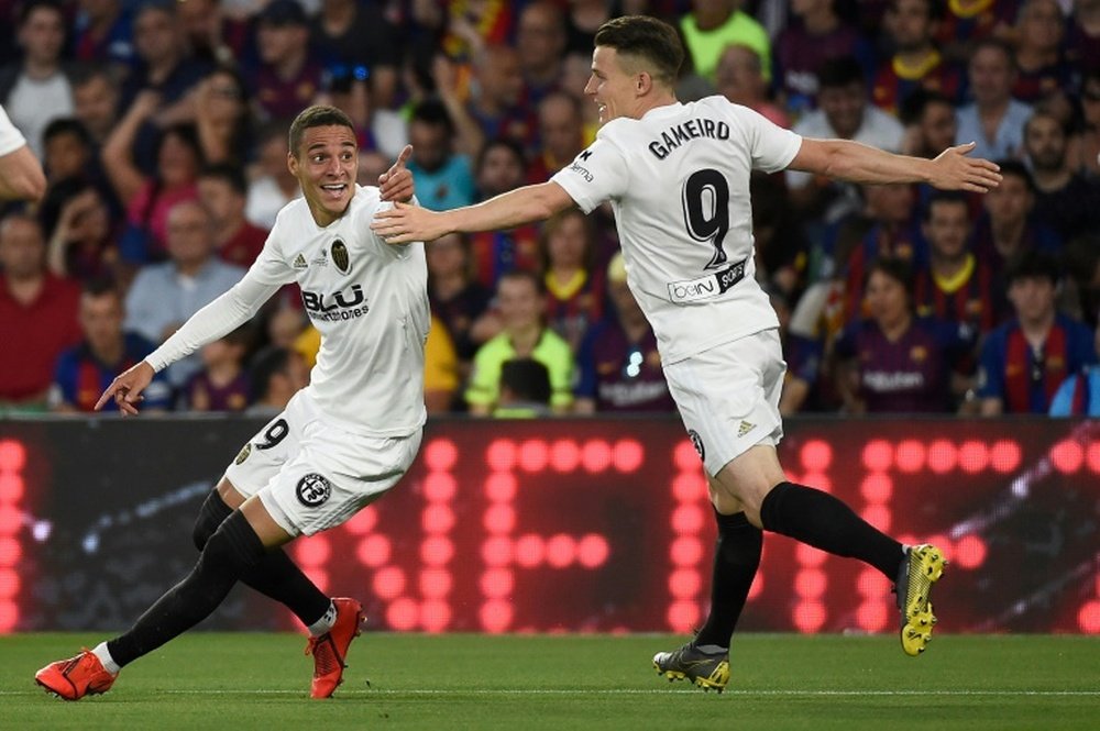 Valencia stun deflated Barcelona to win Copa del Rey. AFP