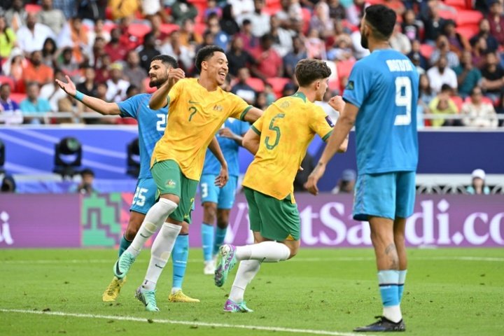 Australia ease past India to launch Asian Cup title bid