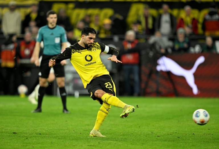 Un rigore in extremis di Can regala la vittoria al Dortmund