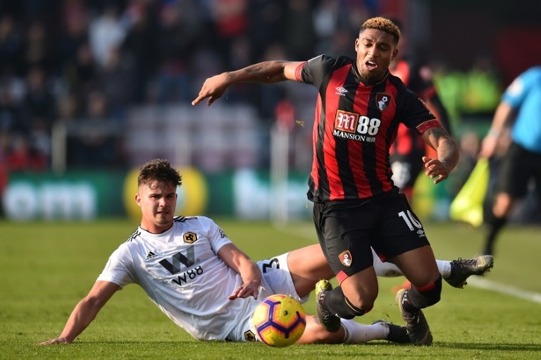 Bournemouth's Ibe gets driving ban after coffee shop crash