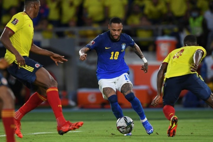 Brazil lose perfect start but close in on WC qualification