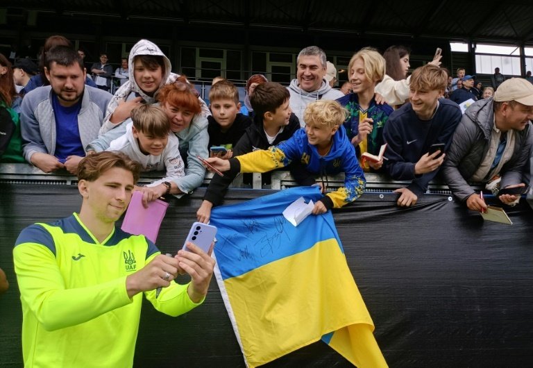 Ukrainians fans in Germany rally to support team at Euros