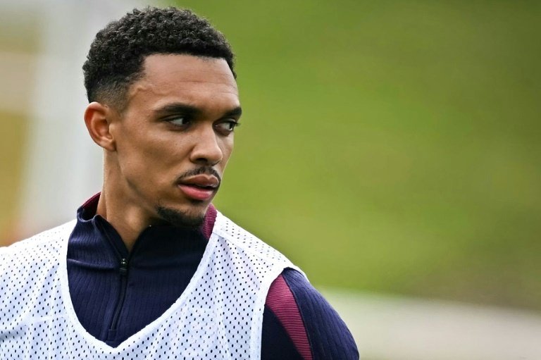 Alexander-Arnold dropped by England for World Cup qualifiers