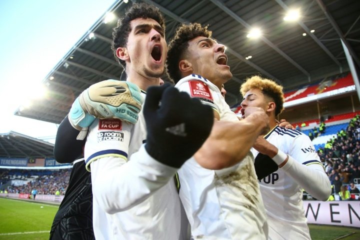 Late goal sees Leeds survive Cardiff scare in FA Cup