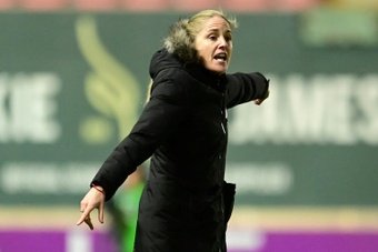 Gemma Grainger has left her role in charge of Wales' women to take over as Norway team manager, the Football Association of Wales announced on Tuesday.