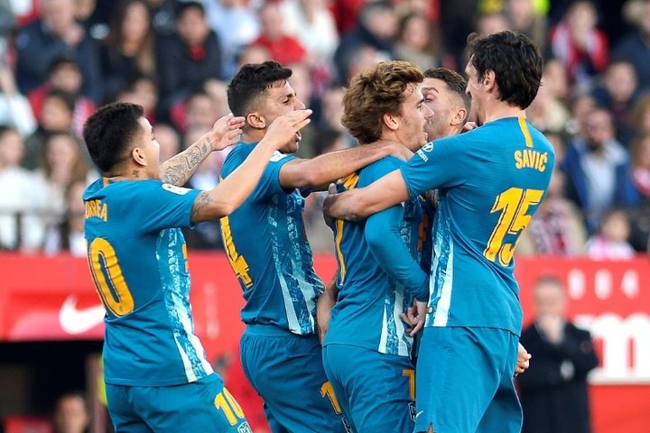 Griezmann stunner helps Atlético maintain second