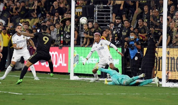 Arango late winner sees Los Angeles FC beat Galaxy in playoff clash