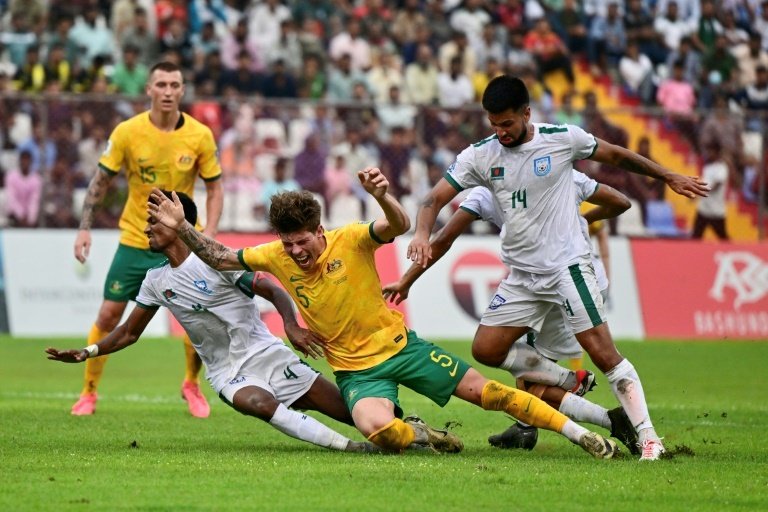 Socceroos coach blasts 'dangerous and unacceptable' Bangladesh pitch