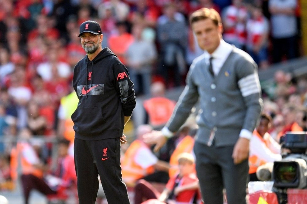 Jurgen Klopp (L) could not understand the decision to sack Scott Parker. AFP