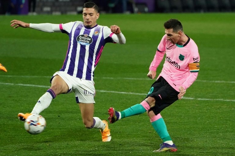Messi passes Pele as top scorer at a single club