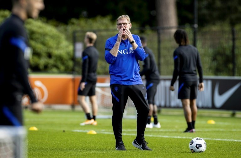 Dutch begin new era after Koeman's departure to Barca
