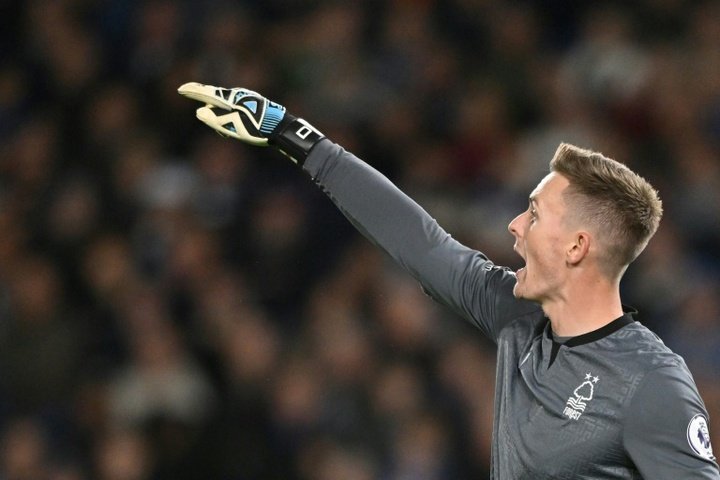 Palace sign England goalkeeper Henderson from Manchester United