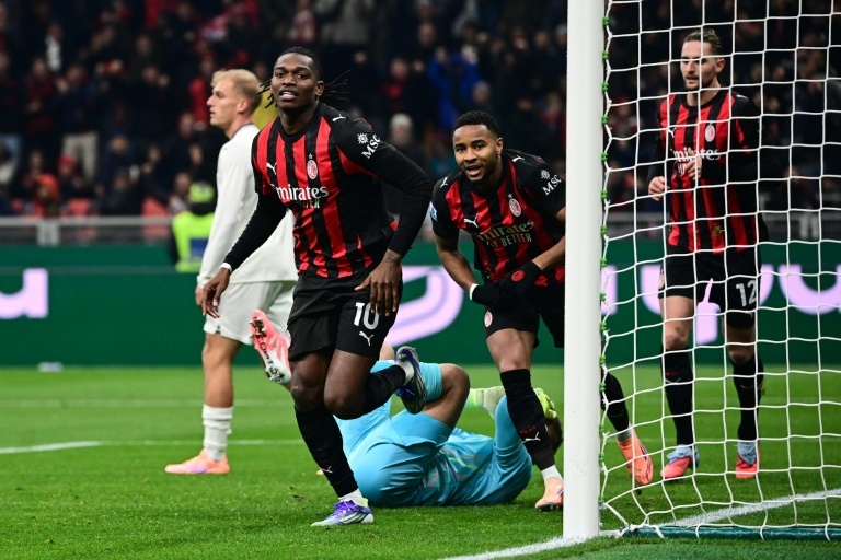 Il Milan batte la Lazio e vola in vetta alla Serie A