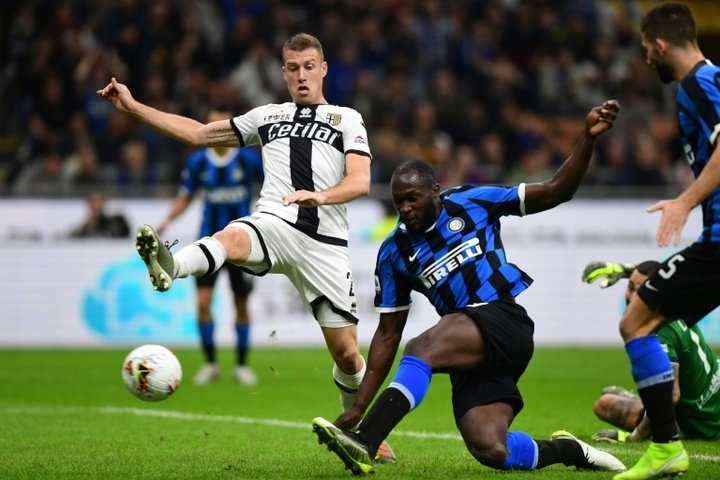 Inter let Juventus off the hook after being held by Parma