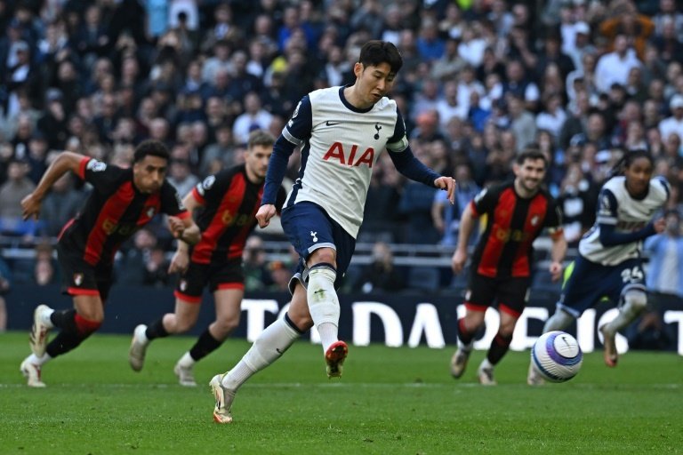Son must forget Spurs woes, says South Korea boss