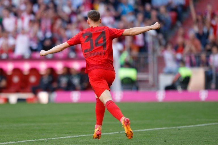 Kane-less Bayern beat Wolfsburg to go second