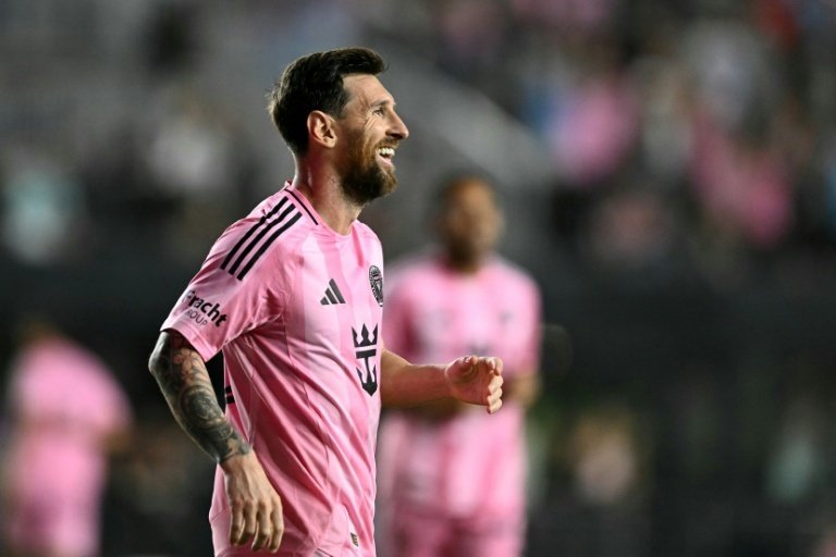 La doppietta di Messi trascina Miami contro Nashville