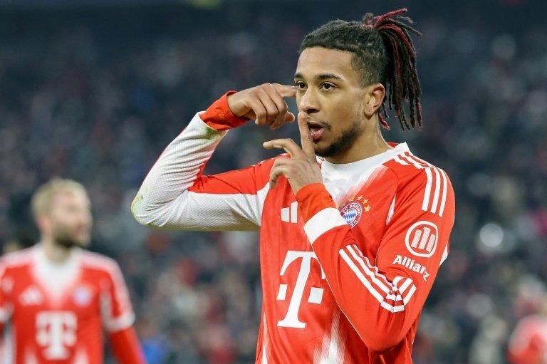 Olise sparkles as Bayern fire eight past Wolfsburg