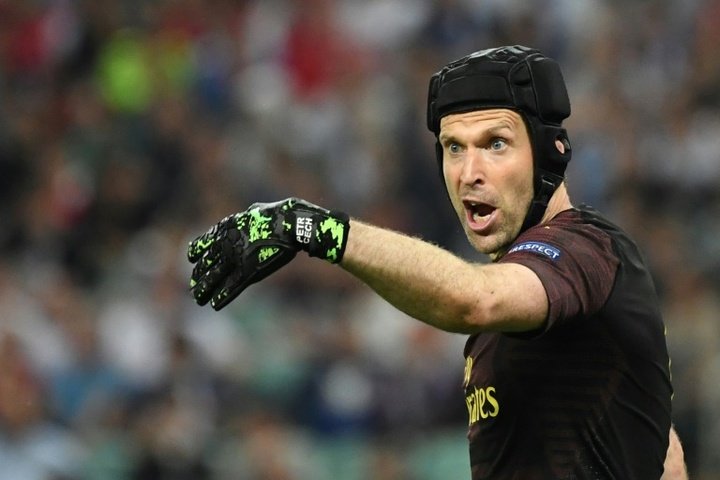 Cech battles 'cold feet' to make winning return with Chelsea reserves