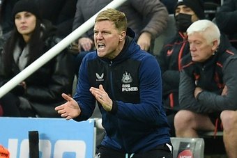 Newcastle supervisor Howe teaching himself over Saudi situation
