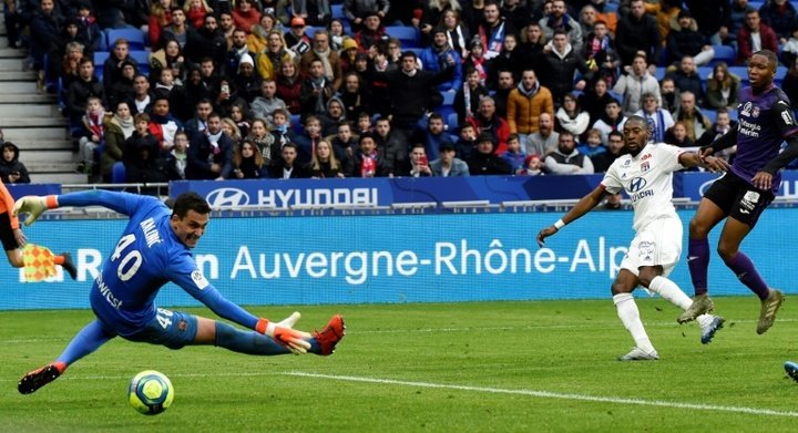 Toko Ekambi scores on Lyon debut as clubs remember Sala