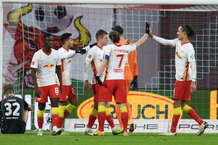 Leipzig top Bundesliga as Dortmund crash to heavy home defeat