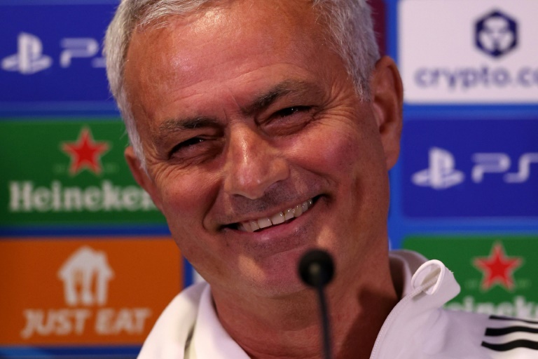 Howe looking forward to facing 'incredible' Mourinho in Champions League