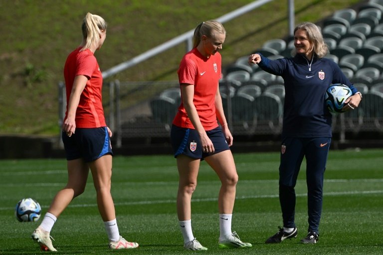Riise (R) is without the injured Ada Hegerberg against the Philippines. AFP