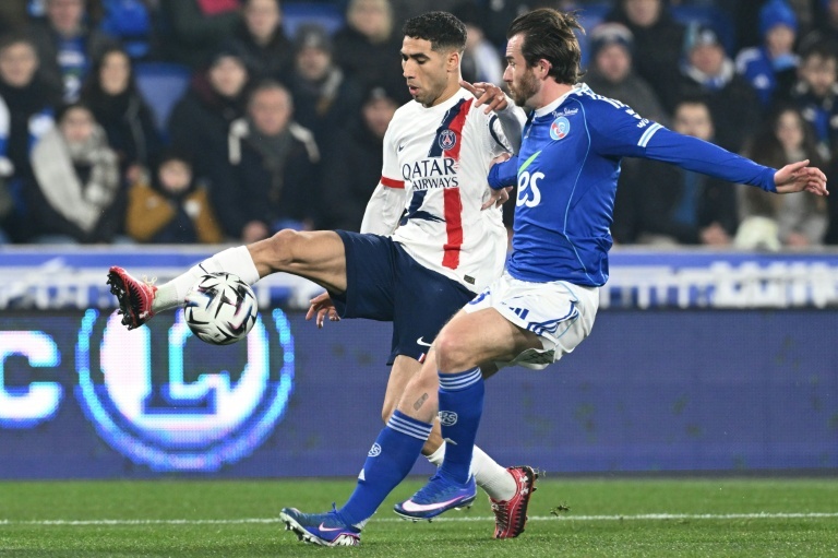 PSG beat Strasbourg after Hakimi red to retake top spot in Ligue 1
