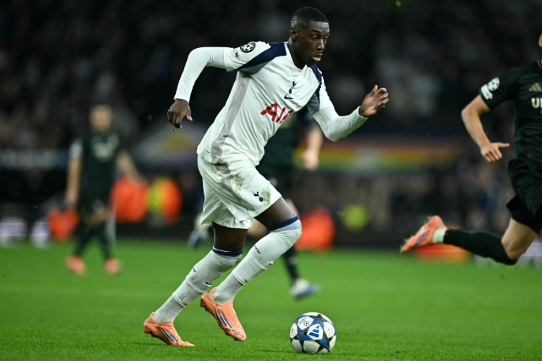 Kolo Muani forfait avec la France suite à une blessure à la mâchoire