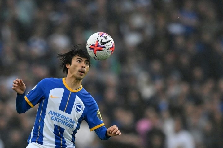 Brighton wingers Kaoru Mitoma and Adingra out for a month